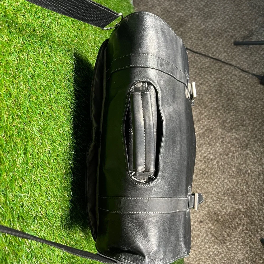 Kenneth Cole Reaction Black Leather Messenger Bag Laptop Briefcase